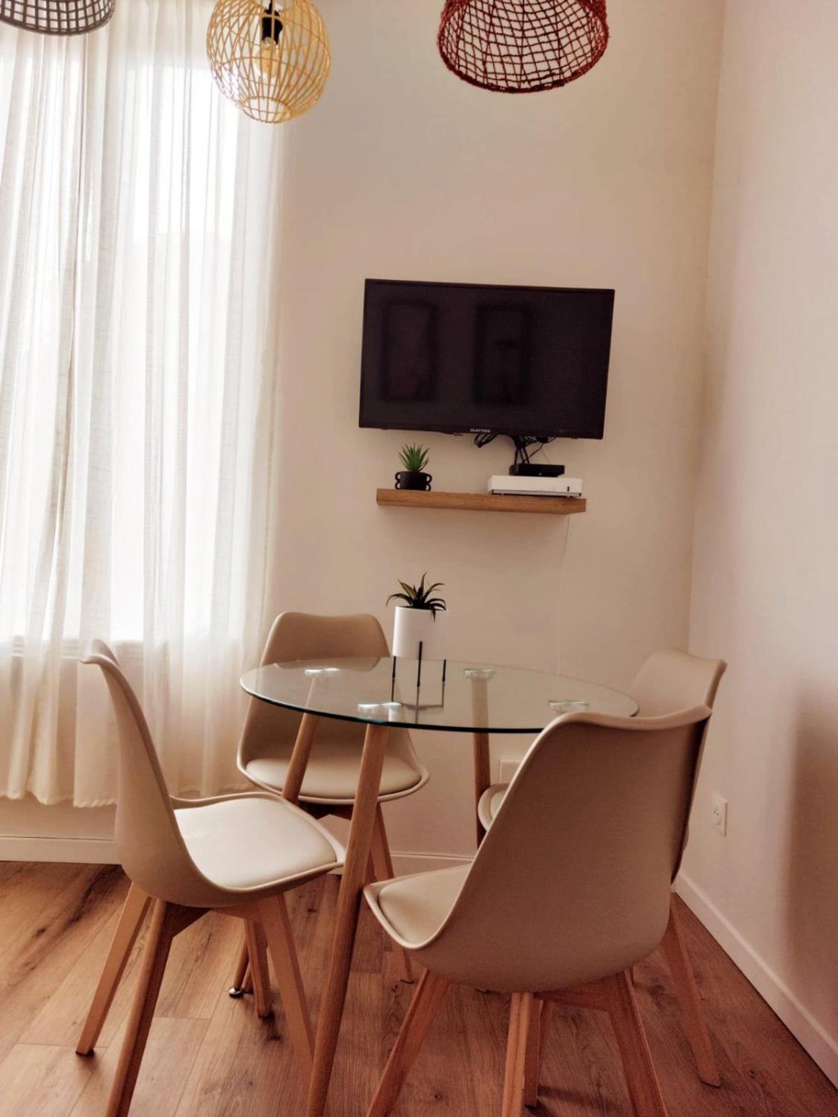 Charme, Originalite, -1 Minute Metro Apartment Майсонс-Алфорт Екстериор снимка