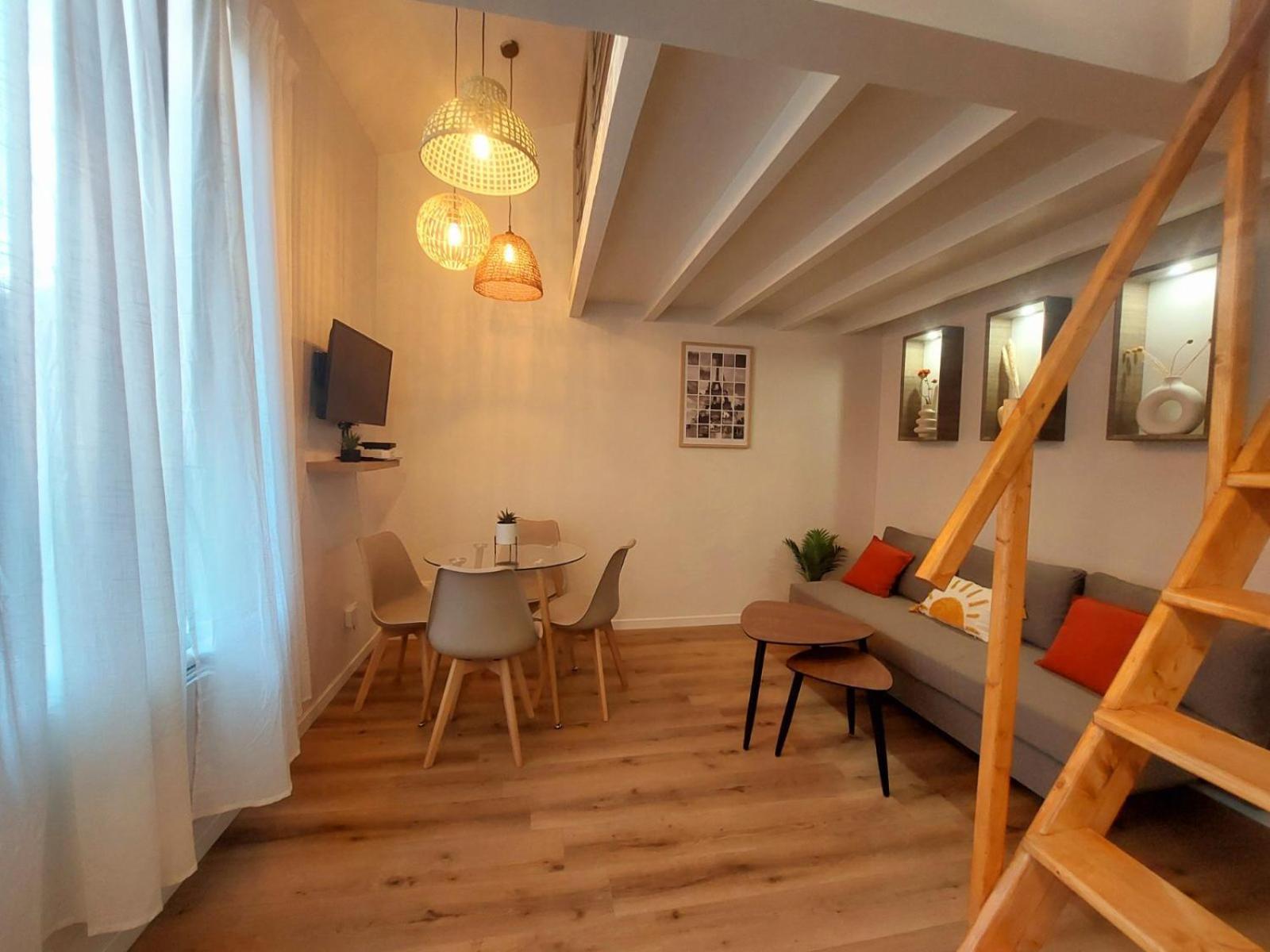 Charme, Originalite, -1 Minute Metro Apartment Майсонс-Алфорт Екстериор снимка